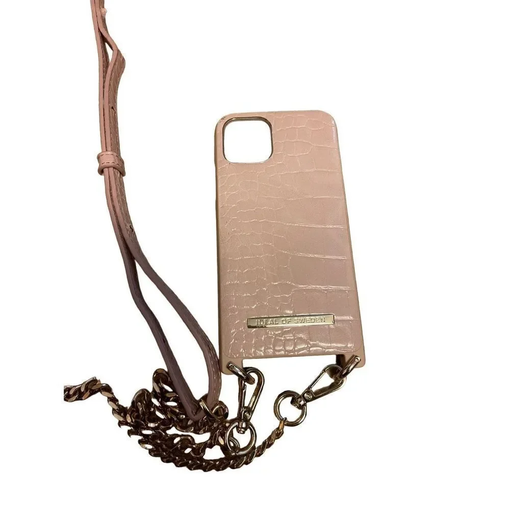 Ideal of Sweden I-a phone case with chain